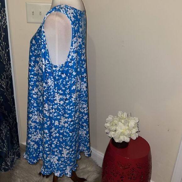 Draper James Blue White Floral Sleeveless Gown Ruffle Trim Sz L/XL Sleepwear - Picture 2 of 7